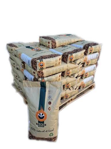 Demi-palette de granulés Badger en sacs de 15 kg pour le chauffage